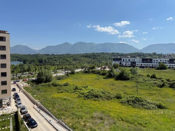 Tirane, jap me qera apartament 2+1+2+POST PARKIMI+Ballkon , 115 m² 1.200 € (Liqeni i Thatë)
