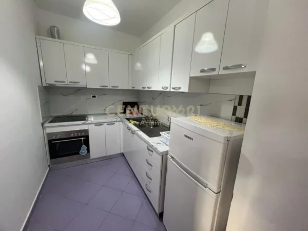 Durres Plazh, jepet me qera apartament 1+1 Kati 3, 62 m² 400 € (Plazh Rrota Kuqe)