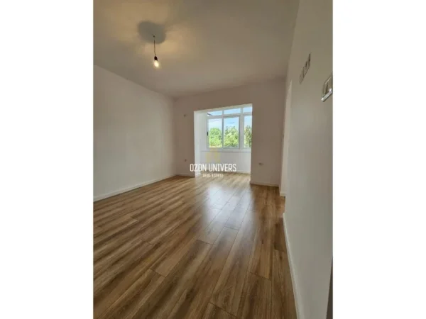 Tirane, shitet garsonier 1+1 Kati 4, 31 m² 93.000 € (Qendër)