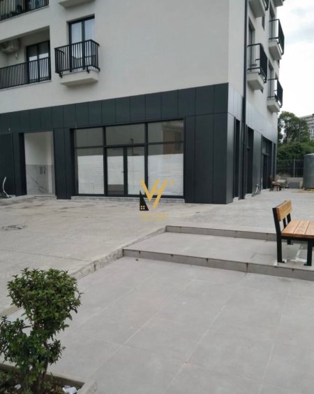 Tirane, jepet me qera ambjent biznesi Kati 0, 48 m² 1.000 € (DON BOSKO)