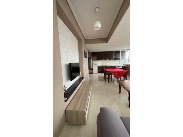 Tirane, shitet apartament 2+1+Ballkon Kati 4, 99 m² 190.000 € (ISH PARKU AUTOBUSAVE)