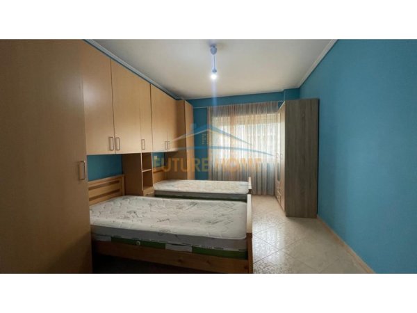Tirane, shitet apartament 2+1+Ballkon Kati 4, 99 m² 190.000 € (ISH PARKU AUTOBUSAVE)