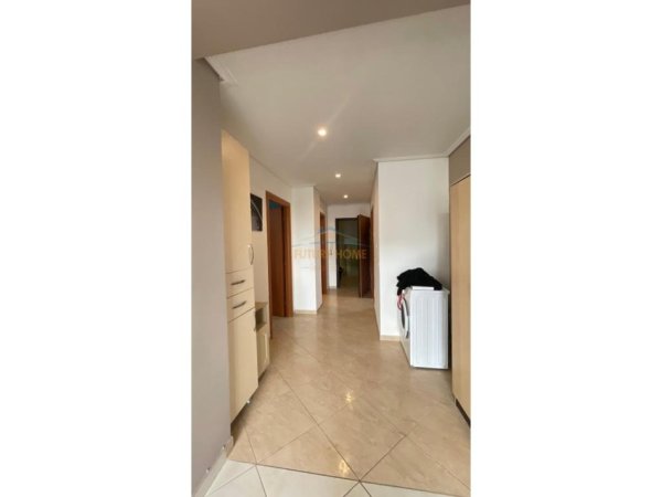 Tirane, shitet apartament 2+1+Ballkon Kati 4, 99 m² 190.000 € (ISH PARKU AUTOBUSAVE)