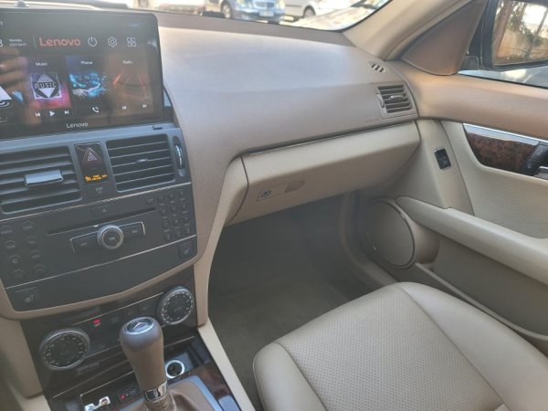 Tirane, shitet makine MERCEDES BENZ Benzin+Gaz, blu automatik 157.000 km 6.600 €
