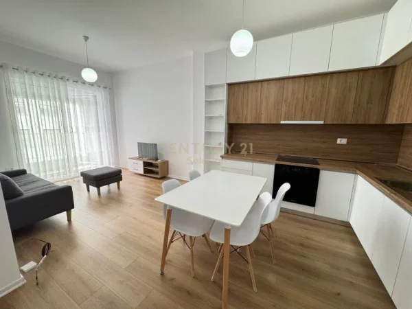 Tirane, jepet me qera apartament 1+1+Ballkon Kati 5, 60 m² 370 € (Ali Demi)