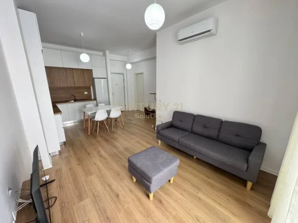 Tirane, jepet me qera apartament 1+1+Ballkon Kati 5, 60 m² 370 € (Ali Demi)