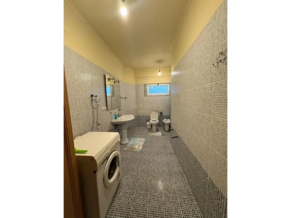 Tirane, jepet me qera Kati 2, 550 m² 550 € (Astir)