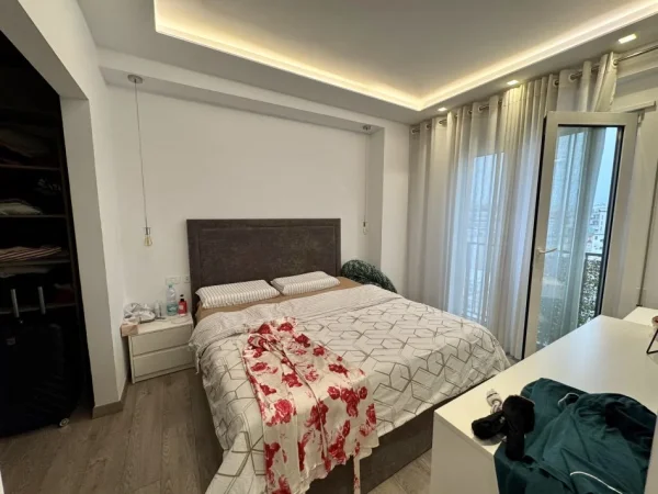 Tirane, shitet 2+1+Ballkon Kati 5, 106 m² 183.000 € (Oxhaku, Prane Xhamise Xhura)