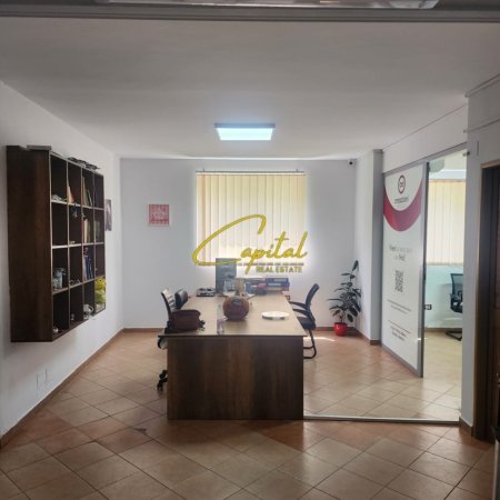 Tirane, jepet me qera zyre Kati 1, 122 m² 800 € (RRUGA E KAVAJES)