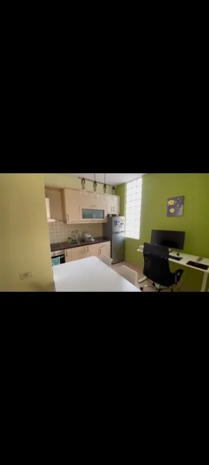 Tirane, jepet me qera apartament 1+1 Kati 3, 62 m² 600 € (selvia)