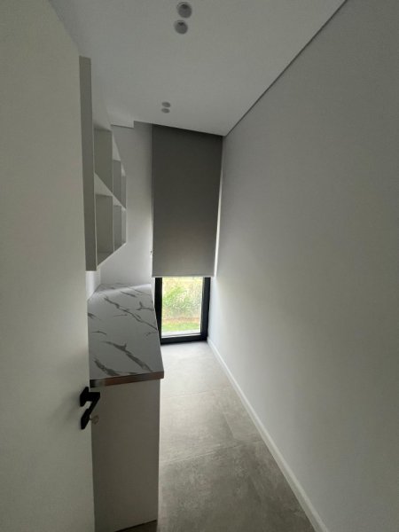 Tirane, jepet me qera Vile 2 Katshe Kati 2, 800 m² 4.000 € (Lunder, prane Teg)