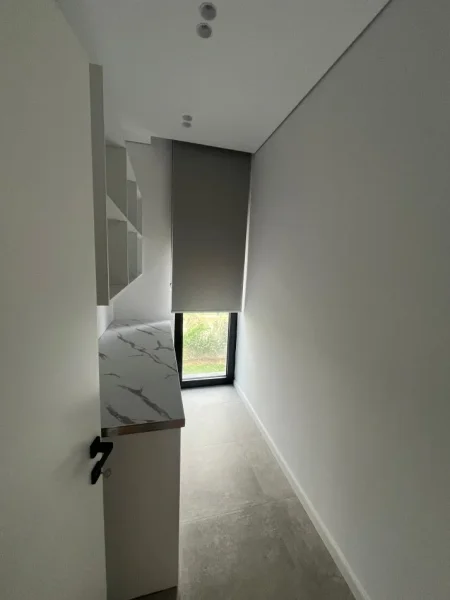 Tirane, jepet me qera Vile 2 Katshe Kati 2, 800 m² 4.000 € (Lunder, prane Teg)