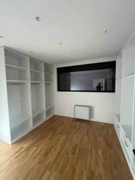 Tirane, jepet me qera Vile 2 Katshe Kati 2, 800 m² 4.000 € (Lunder, prane Teg)