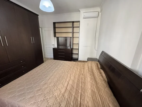 Tirane, jepet me qera apartament 2+1+Ballkon Kati 4, 100 m² 500 € (Teodor Keko)