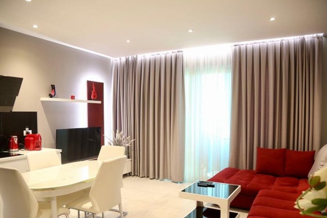 Tirane, jepet me qera apartament 2+1+Ballkon Kati 19, 120 m² 1.600 € (Ambasador 3)