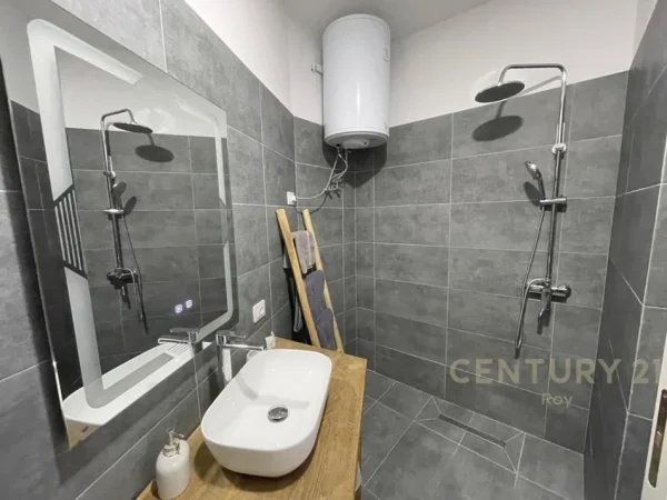 Durres, shitet garsonier 4+1+Ballkon Kati 15, 146 m² 275.000 € 