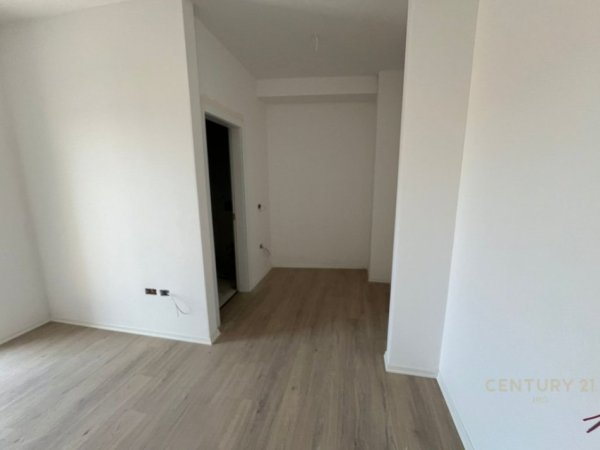 Tirane, shitet apartament 2+1+Ballkon Kati 3, 108 m² 185.000 € (JORDAN MISJA)