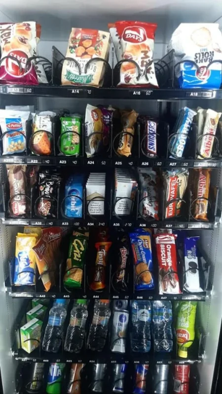 Durres, ofroj Shiten Distributor Automatik per Kafe dhe Snack ne Durres Gjithashtu disponojme edhe makineri per Cigare si dhe Expresa Gaia te markes Bianchi qe jane gati si te rinje dhe te pershtashem per restorante ,lokale,Bujtina ,Farmaci ,sht...