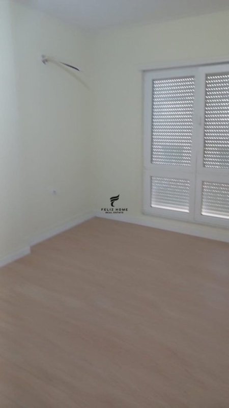 Tirane, jepet me qera apartament 2+1 Kati 3, 87 m² 600 € (PAZARI I RI)