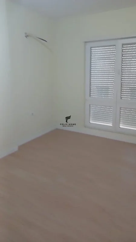 Tirane, jepet me qera apartament 2+1 Kati 3, 87 m² 600 € (PAZARI I RI)