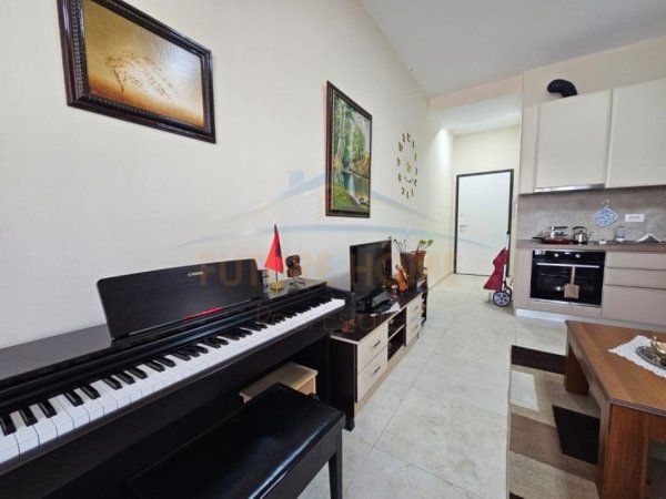 Tirane, shitet apartament 1+1 Kati 4, 72 m² 204,000 € (Myslym Shyri)