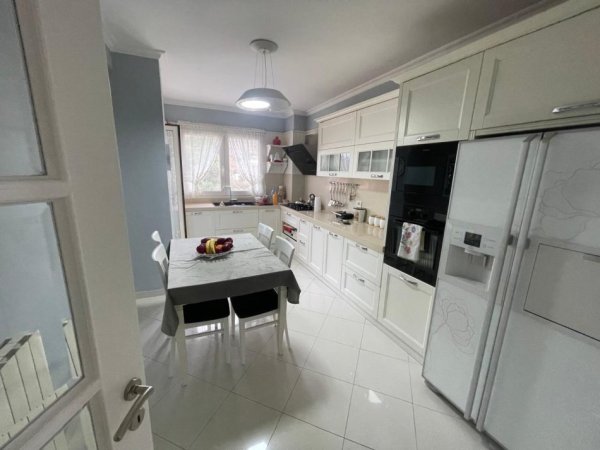 Durres, shitet apartament 2+1+Aneks+Ballkon Kati 6, 118 m² 230.000 € (Vollga)