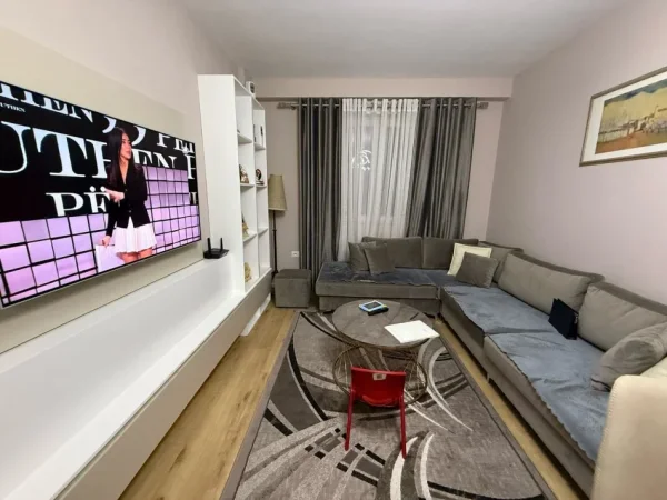 Tirane, shes apartament 2+1 Kati 9, 95 m² 155.000 € (RRUGA 3 DESHMORET, YZBERISHT)