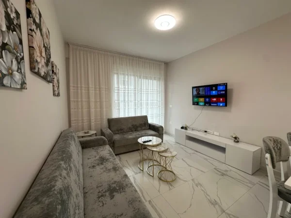 Tirane, Liste me oferta apartament 2+1+Ballkon Kati 6, 100 m² (Ish Fusha E Aviacionit)