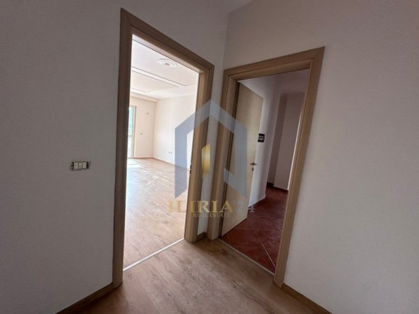 Tirane, jepet me qera 3+1+Aneks+Ballkon Kati 4, 122 m² 550 € (&quot;Rruga e Elbasanit&quot;)