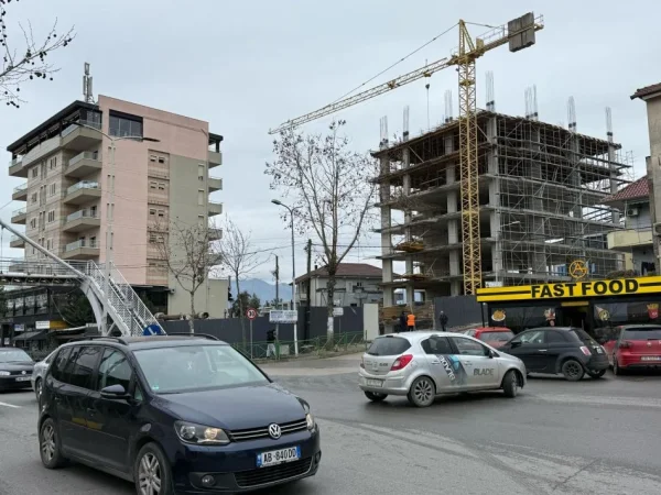 Tirane, shitet apartament 1+1 Kati 3, 80 m² 88.000 € (institut kamez)