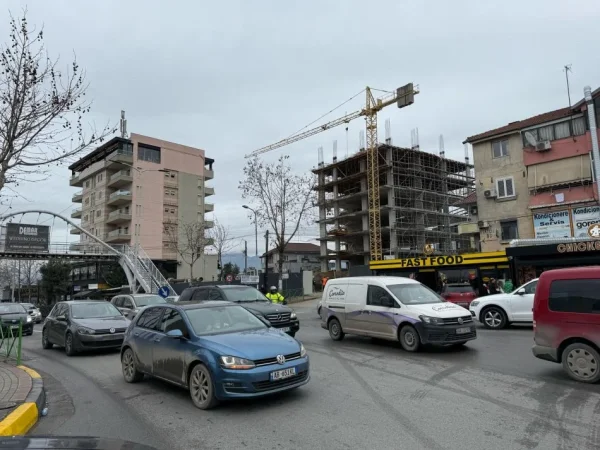 Tirane, shitet apartament 1+1 Kati 3, 80 m² 88.000 € (institut kamez)