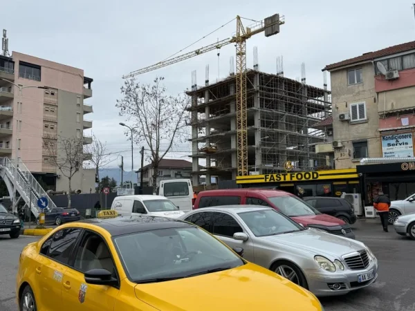 Tirane, shitet apartament 1+1 Kati 3, 80 m² 88.000 € (institut kamez)