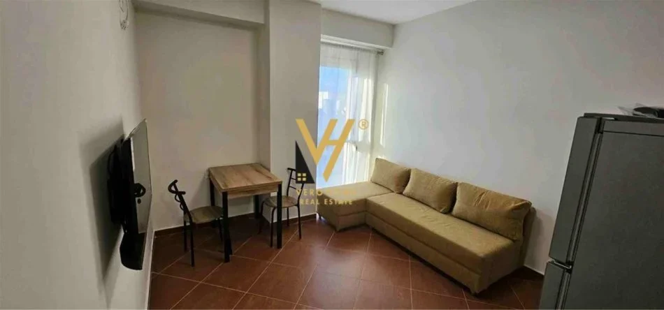Tirane, jepet me qera apartament 1+1+Ballkon Kati 8, 55 m² 520 € (STACIONI I TRENIT)