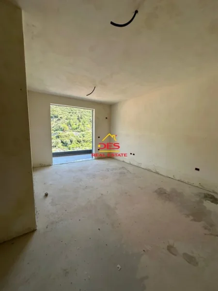 Vlore, shitet apartament 1+1+Ballkon Kati 9, 77 m² (Rruga Reshat Osmani)