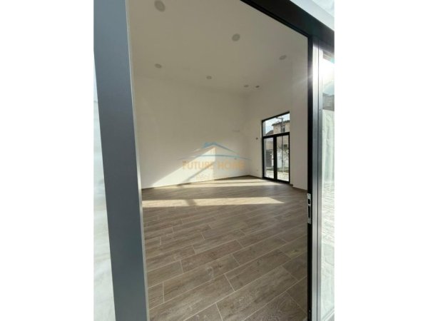 Tirane, jepet me qera dyqan Kati 0, 48 m² 697.305.110 € (Don Bosko)