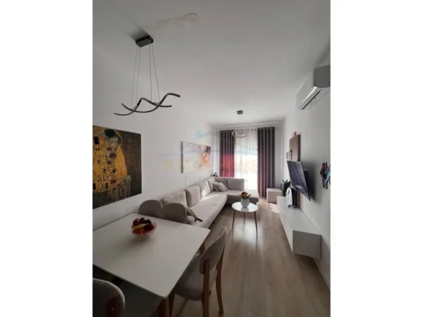 Tirane, shitet apartament 1+1+Ballkon Kati 6, 54 m² 98.000 € (Ali Demi, Kompleksi Mangalem)