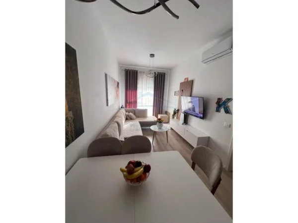 Tirane, shitet apartament 1+1+Ballkon Kati 6, 54 m² 98.000 € (Ali Demi, Kompleksi Mangalem)