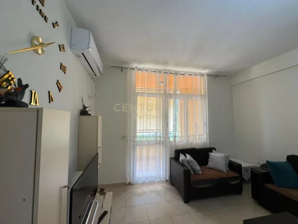 Tirane, jepet me qera apartament 1+1 Kati 7, 62 m² 380 € (Astir)