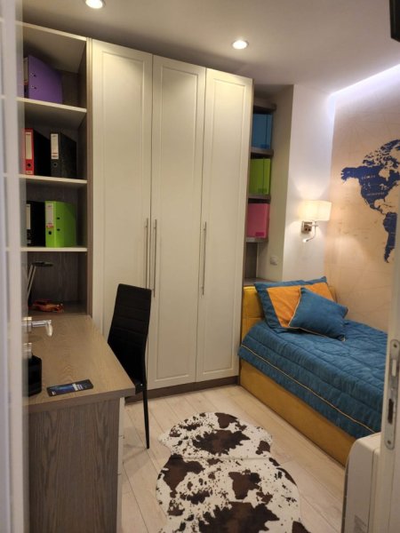 Tirane, jepet me qera apartament 2+1+Aneks+Ballkon Kati 17, 110 m² 1.600 € (Ambasador 3)