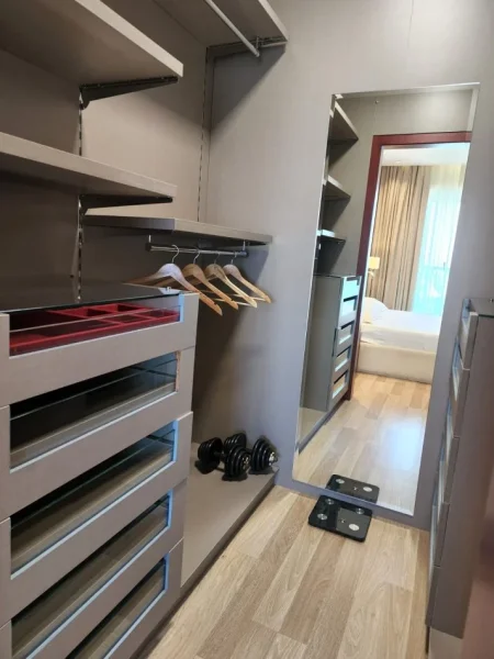 Tirane, jepet me qera apartament 2+1+Aneks+Ballkon Kati 17, 110 m² 1.600 € (Ambasador 3)