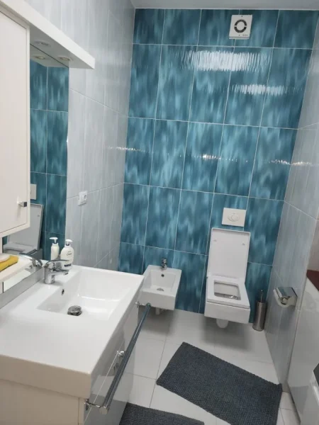 Tirane, jepet me qera apartament 2+1+Aneks+Ballkon Kati 17, 110 m² 1.600 € (Ambasador 3)