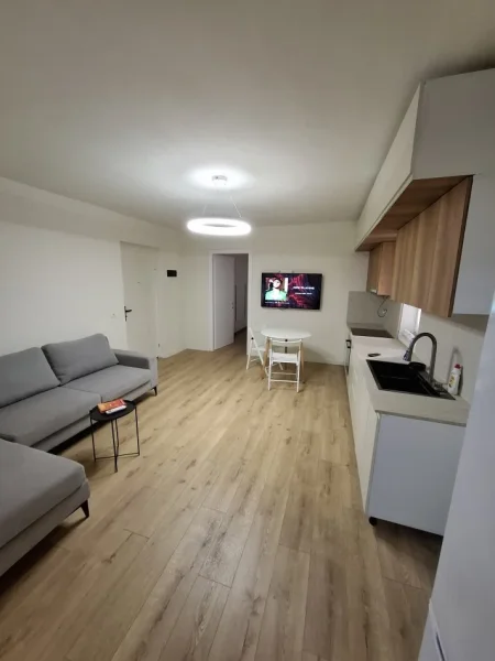 Tirane, jepet me qera apartament 2+1 Kati 4, 60 m² 600 € (rruga e barrikadave)