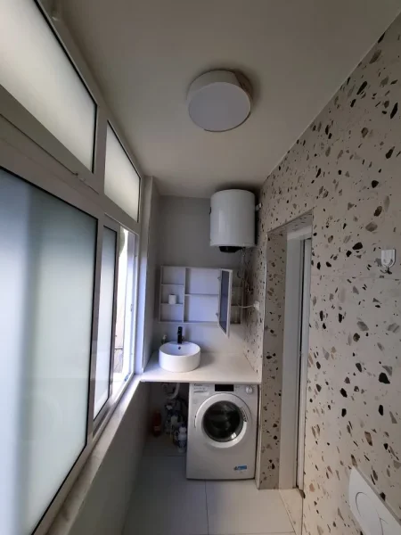 Tirane, jepet me qera apartament 2+1 Kati 4, 60 m² 600 € (rruga e barrikadave)
