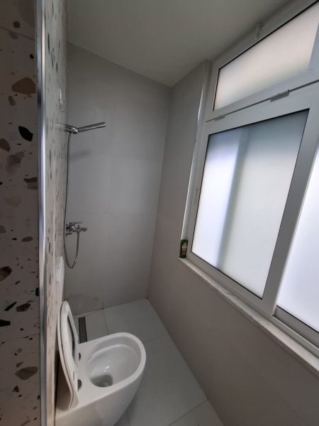 Tirane, jepet me qera apartament 2+1 Kati 4, 60 m² 600 € (rruga e barrikadave)