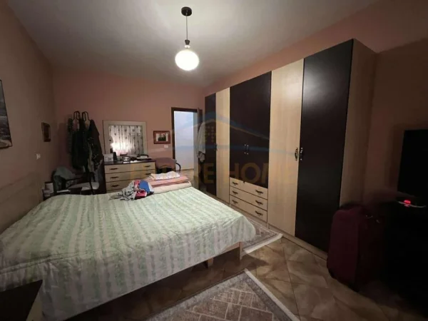 Tirane, shitet apartament 2+1 Kati 1, 106 m² 212.000 € (Komuna e Parisit.)