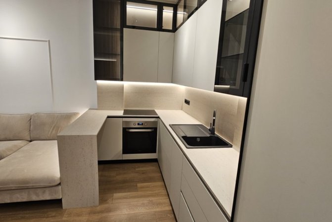 Tirane, jepet me qera apartament 1+1 Kati 8, 76 m² 800 € (Rruga Xhanfize Keko)