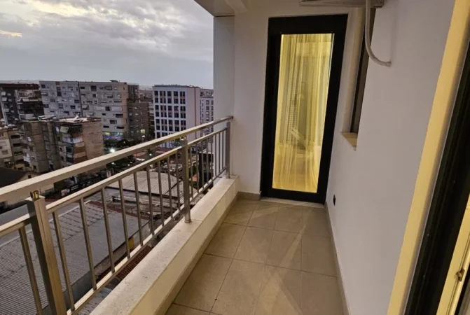 Tirane, jepet me qera apartament 1+1 Kati 8, 76 m² 800 € (Rruga Xhanfize Keko)