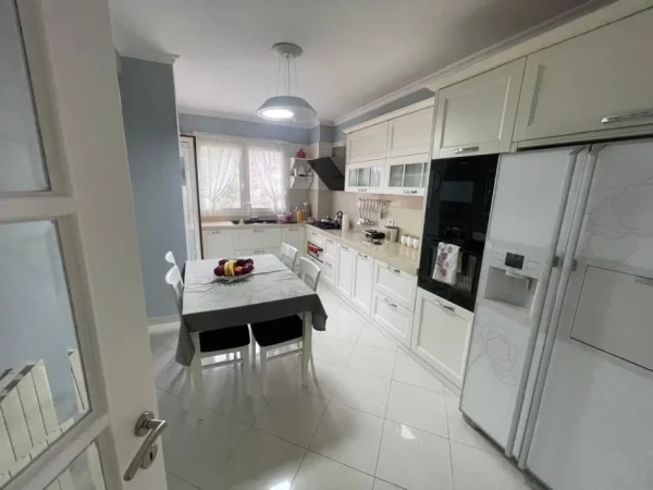 Durres, shitet apartament 2+1+Ballkon Kati 6, 118 m² 230.000 € (Vollga)
