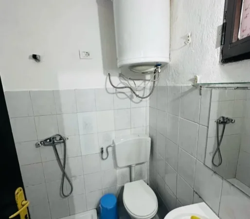 Tirane, jepet me qera shtepi 2+1 Kati 2, 80 m² 380 € (rruga e Dibres)