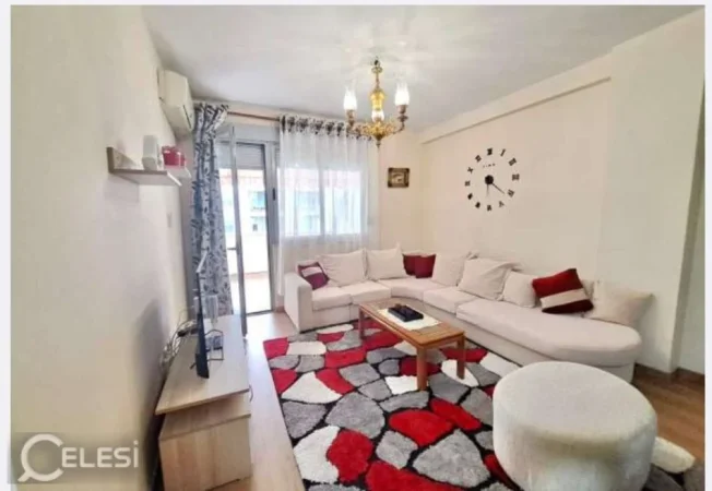 Tirane, jepet me qera apartament 2+1+Ballkon Kati 6, 104 m² 700 € (RRUGA E KAVAJES)